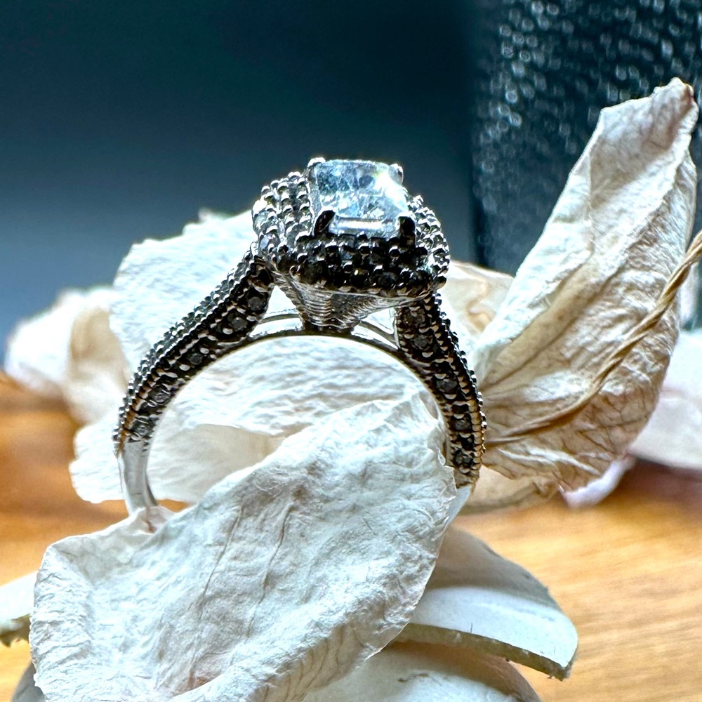 Silver ring and cubic zirconia NEW